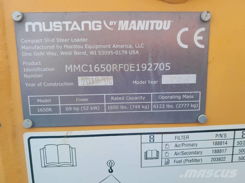 Mustang 1650 R Smykem řízené nakladače