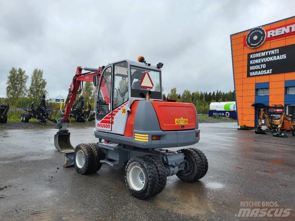 Neuson 6502 WD Kolová rýpadla