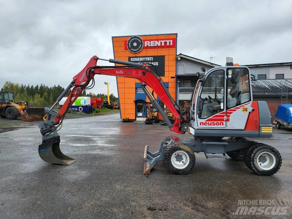 Neuson 6502 WD Kolová rýpadla