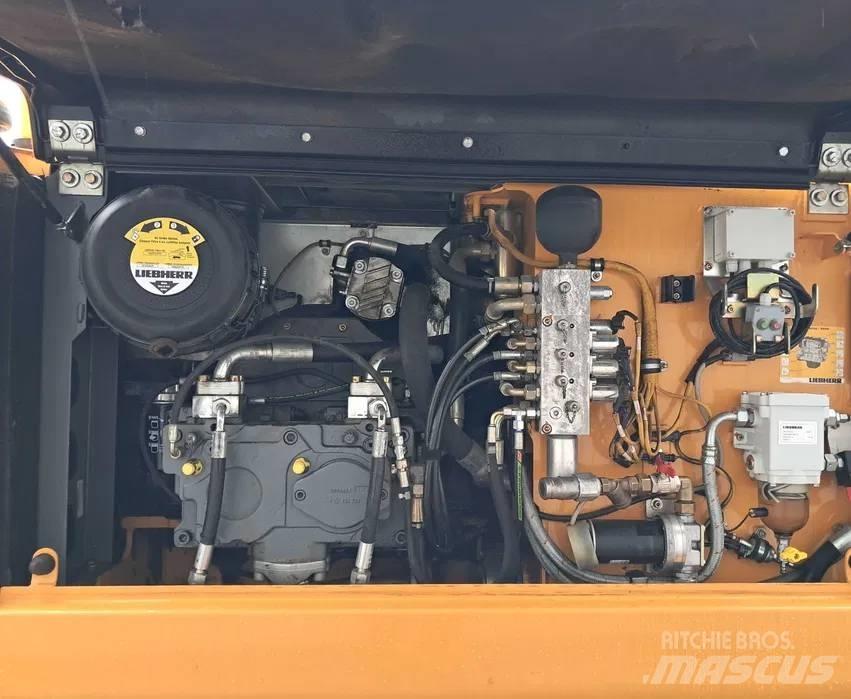 Liebherr R 926 LC Pásová rýpadla