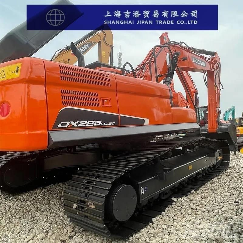 Doosan DX 225 Pásová rýpadla