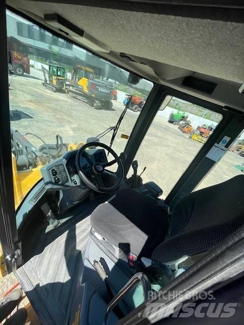 Volvo L 30 G Kolové nakladače