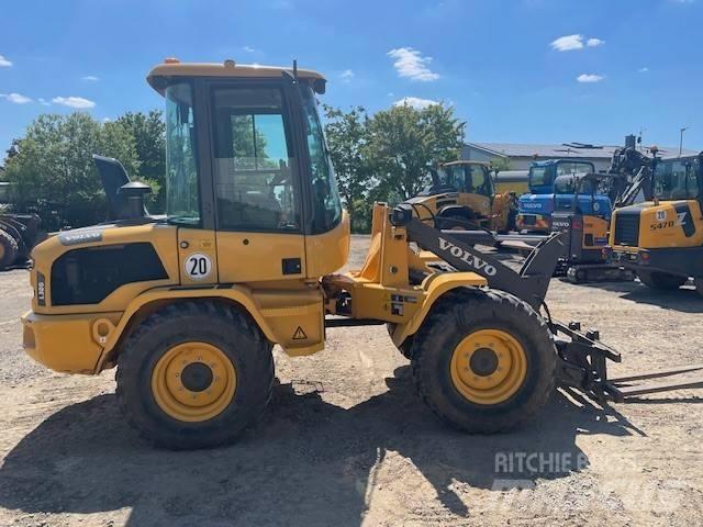 Volvo L 30 G Kolové nakladače