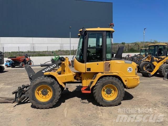 Volvo L 30 G Kolové nakladače