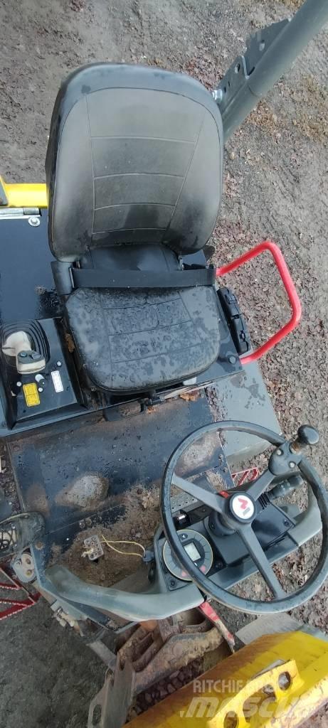 Wacker Neuson DW 30 Kloubové dempry
