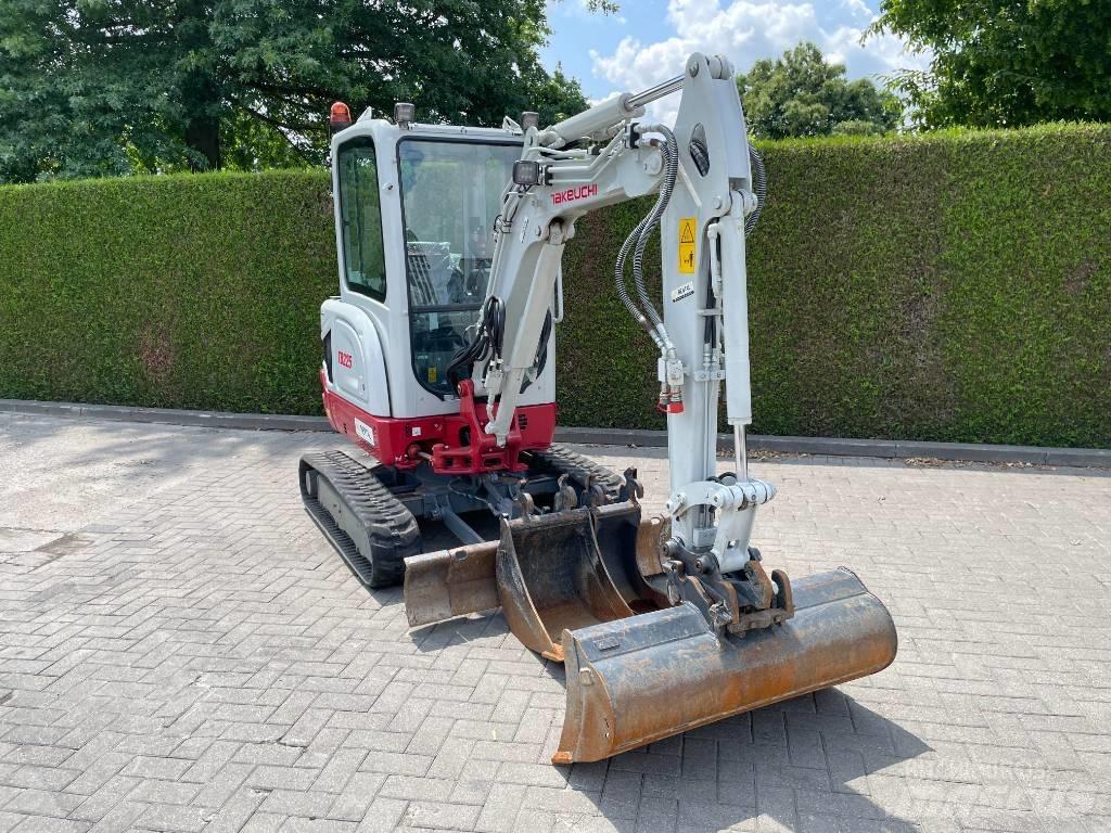 Takeuchi TB 225 Mini rýpadla < 7t