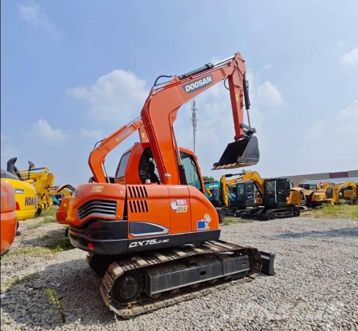 Doosan DX75-9C Midi rýpadla 7t - 12t