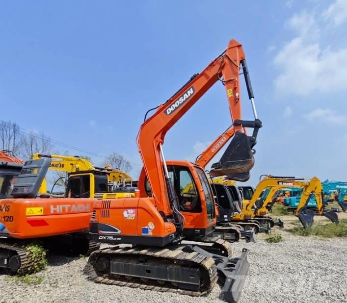 Doosan DX75-9C Midi rýpadla 7t - 12t