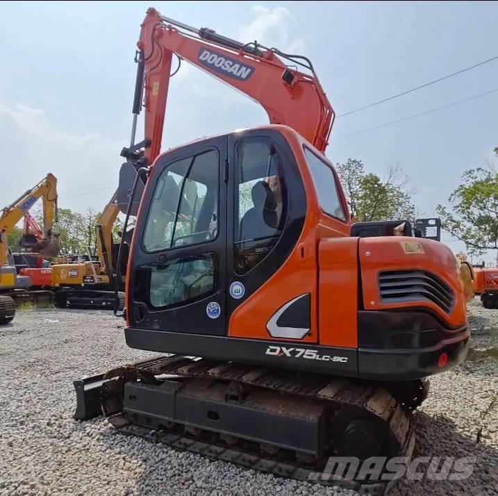 Doosan DX75-9C Midi rýpadla 7t - 12t