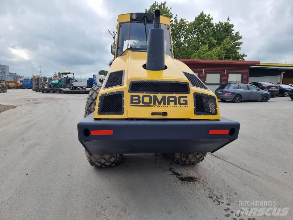 Bomag BW 213 D H-4 Tahačové válce