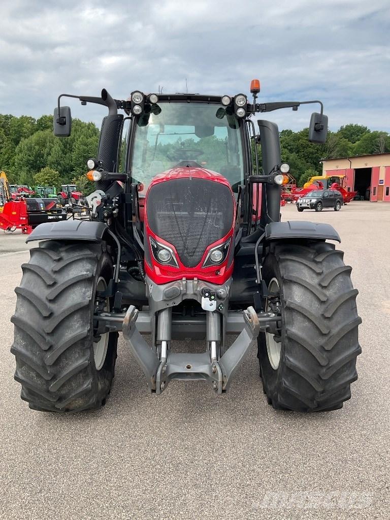 Valtra N174 Versu Traktory