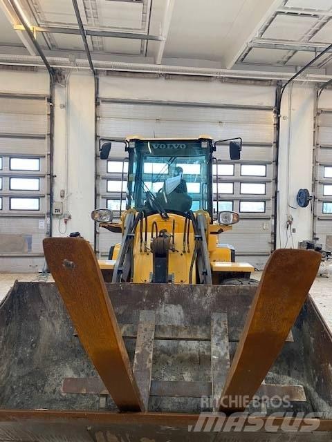 Volvo L 30 G Kolové nakladače