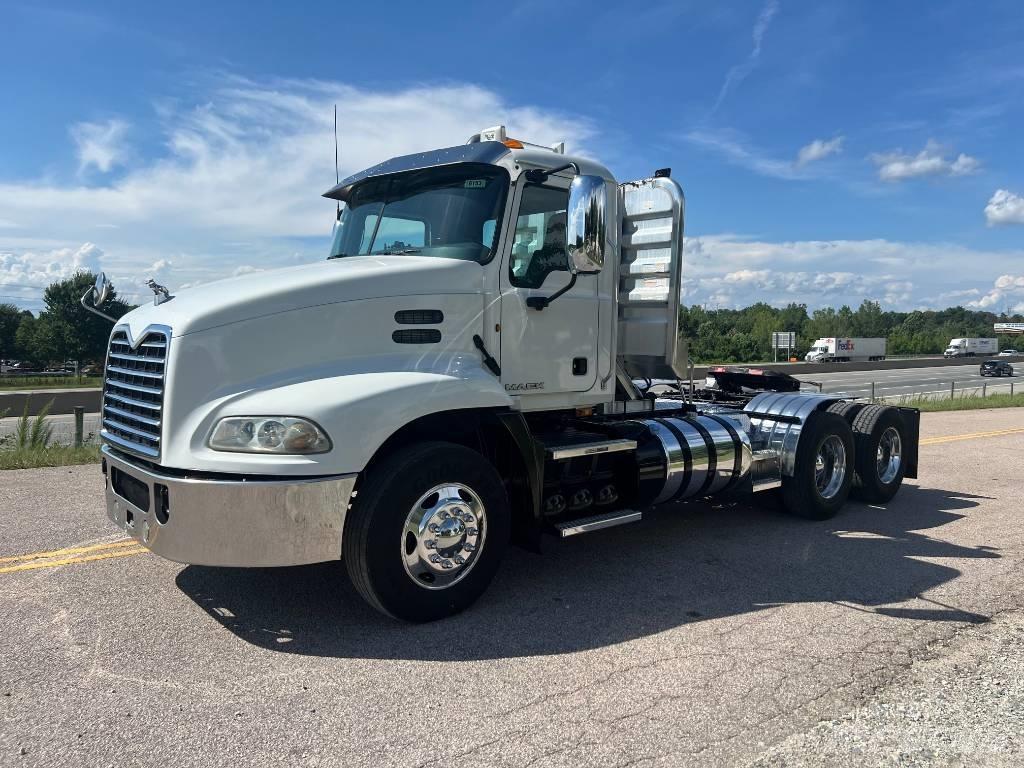 Mack CXU 613 Tahače