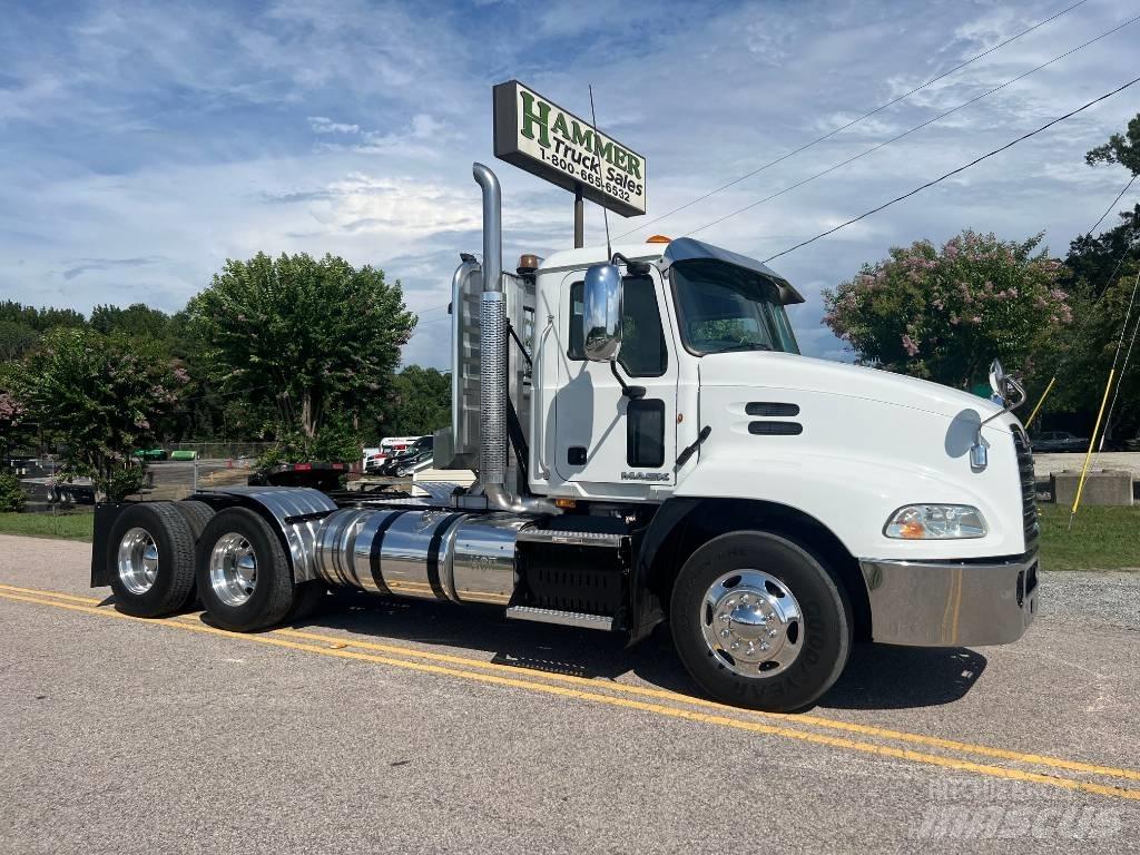 Mack CXU 613 Tahače