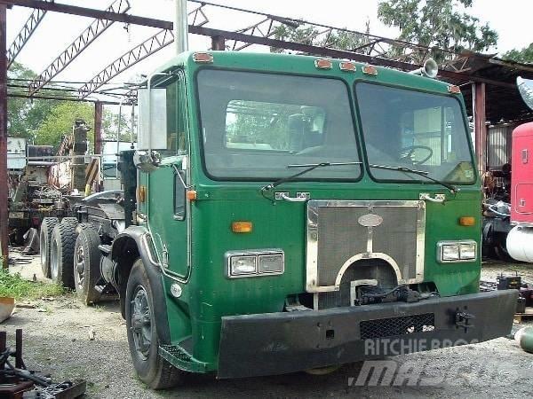 Peterbilt 320 Nákladní vozidlo bez nástavby