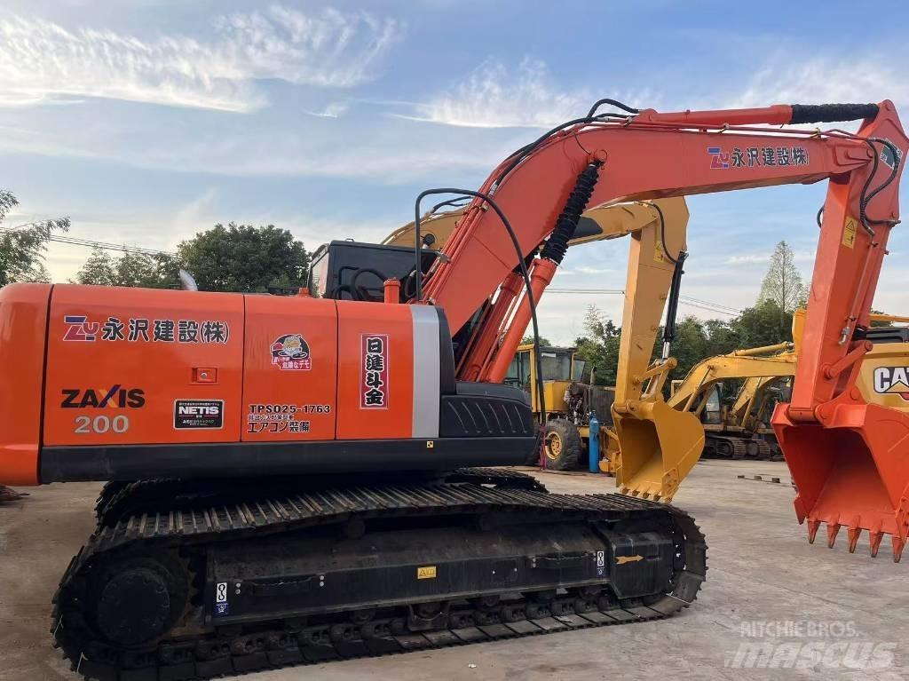 Hitachi ZX 200 Pásová rýpadla