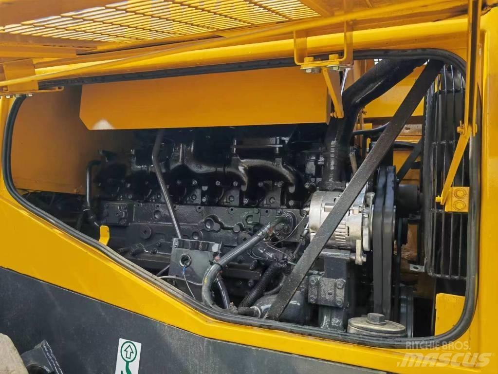 Komatsu WA 470-3 Kolové nakladače