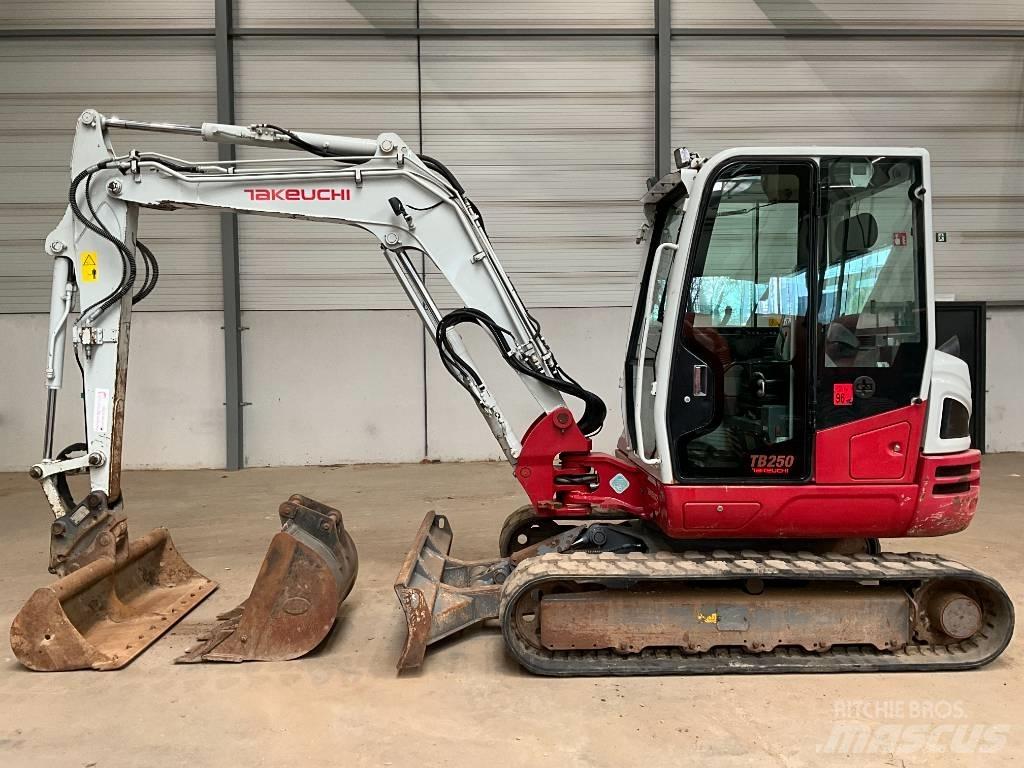 Takeuchi TB 250-2 Mini rýpadla < 7t