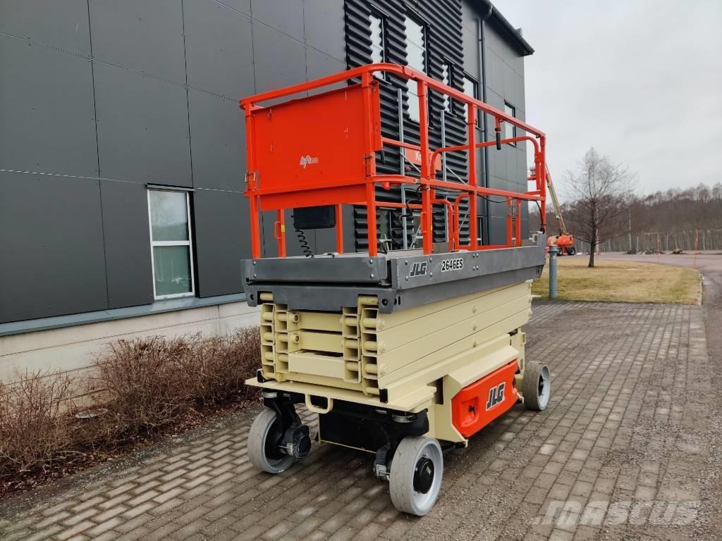JLG Saxlift 2646 ES Vertikální sloupové výtahy