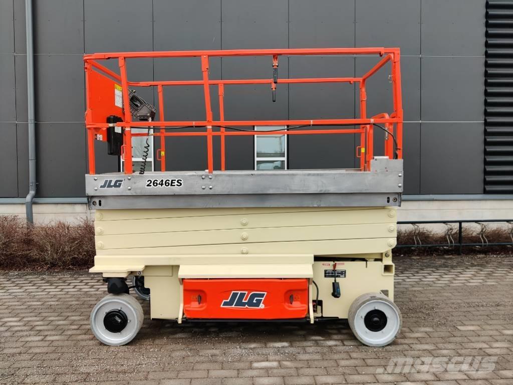 JLG Saxlift 2646 ES Vertikální sloupové výtahy