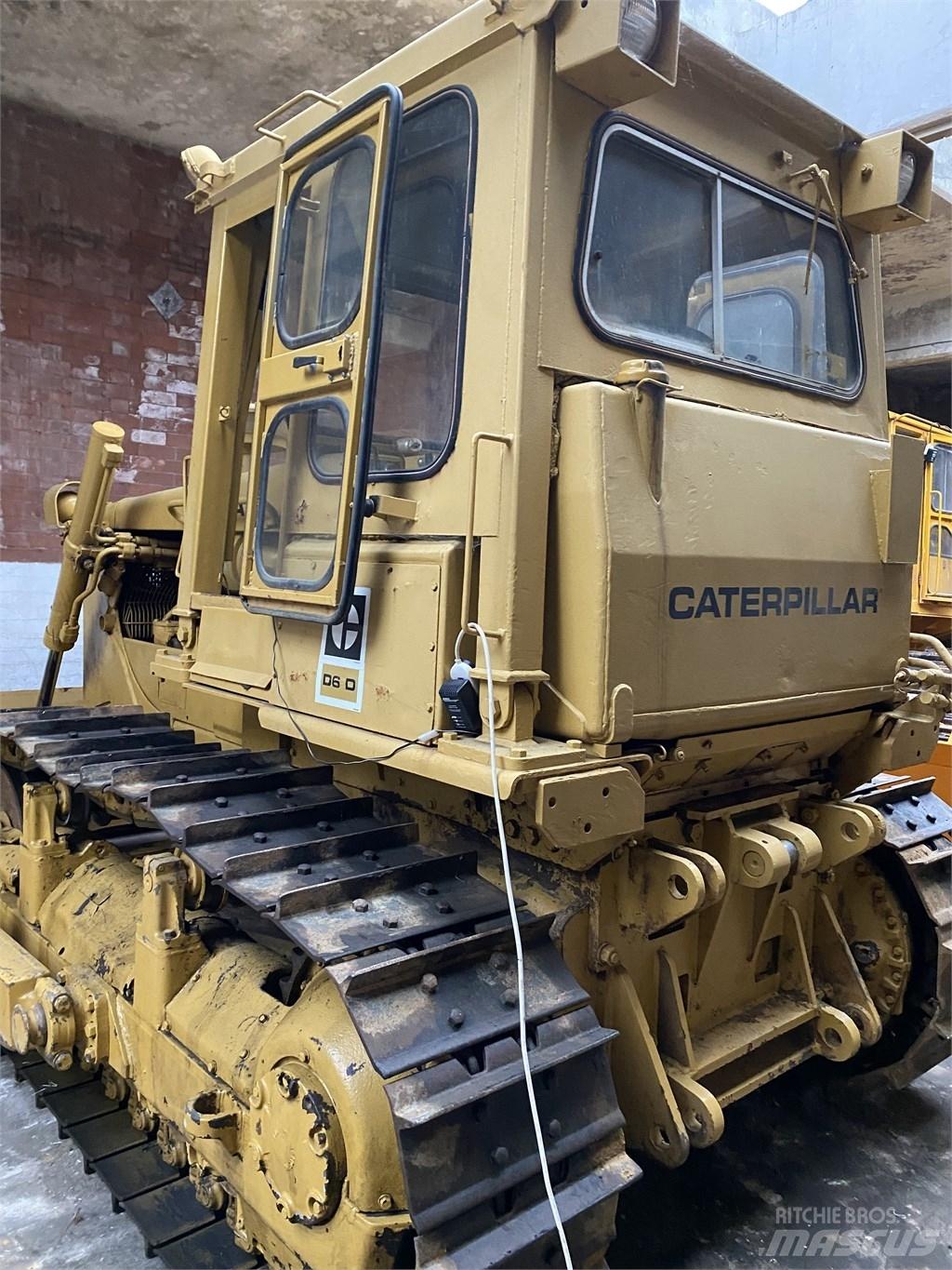 CAT D 6 D LGP Pásové dozery