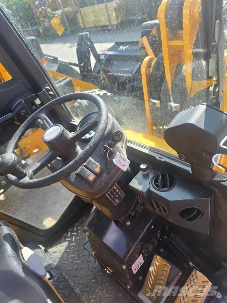 Schäffer 2428 SLT Smykem řízené nakladače