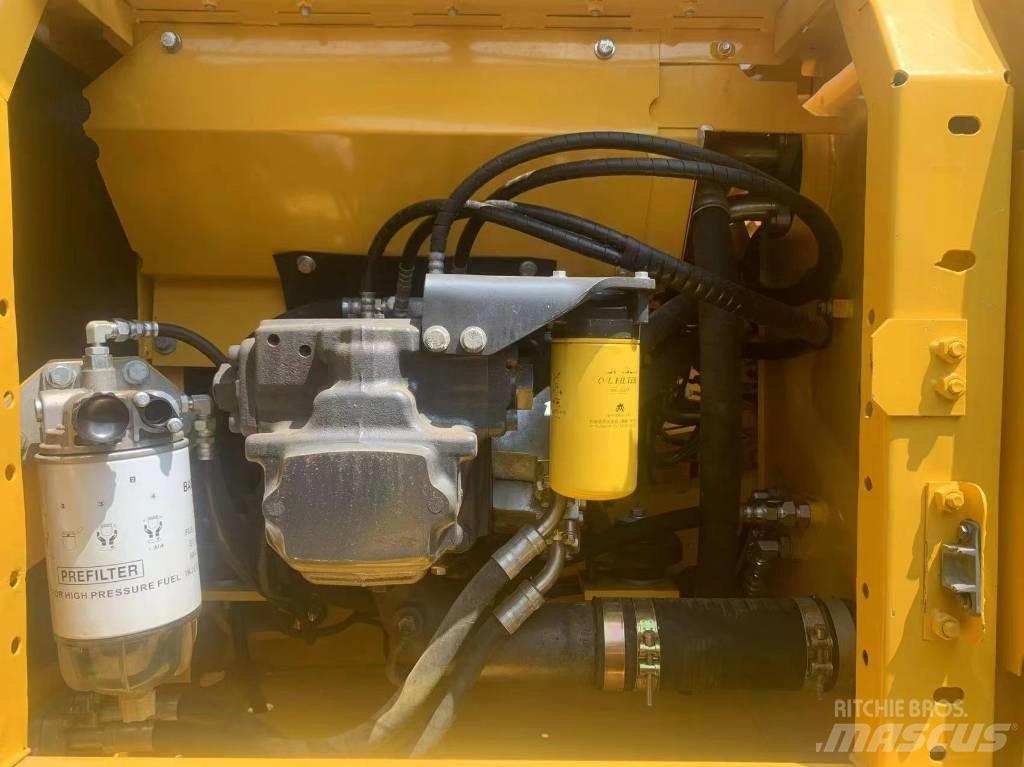 Komatsu PC 200-8 Midi rýpadla 7t - 12t