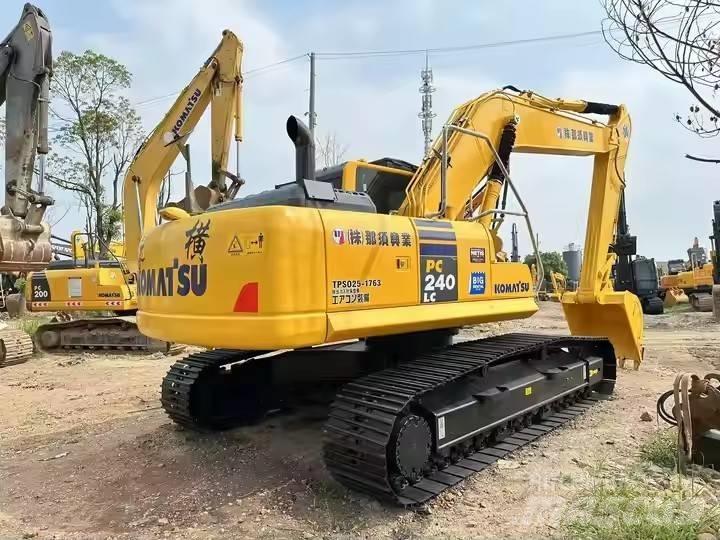 Komatsu PC240 Pásová rýpadla