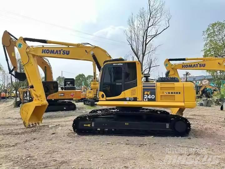 Komatsu PC240 Pásová rýpadla
