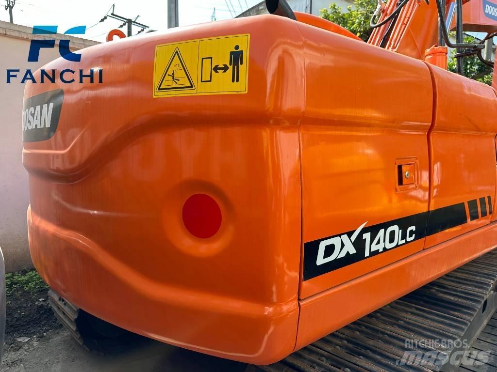 Doosan DX 140 LC Kolová rýpadla