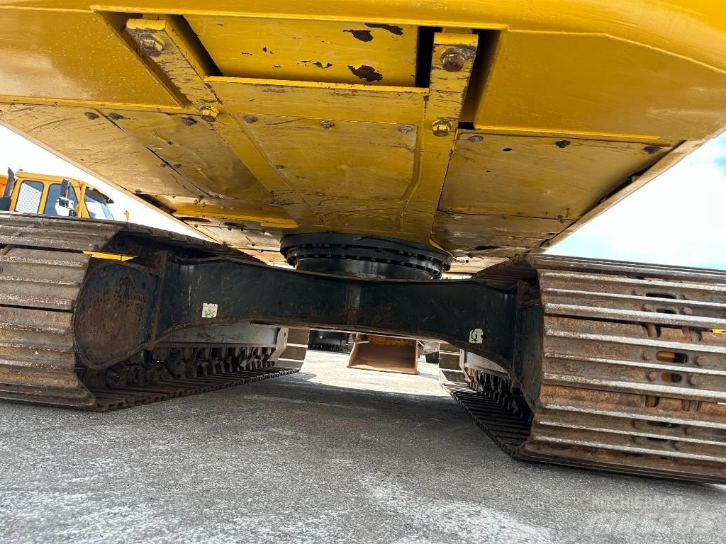 Komatsu PC210LC-11 Pásová rýpadla