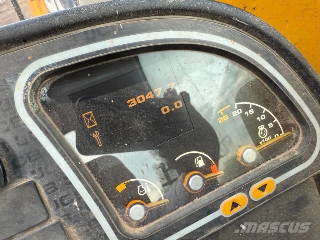 JCB 540-170 Teleskopické manipulátory