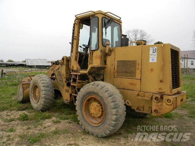 CAT 916 Kolové nakladače