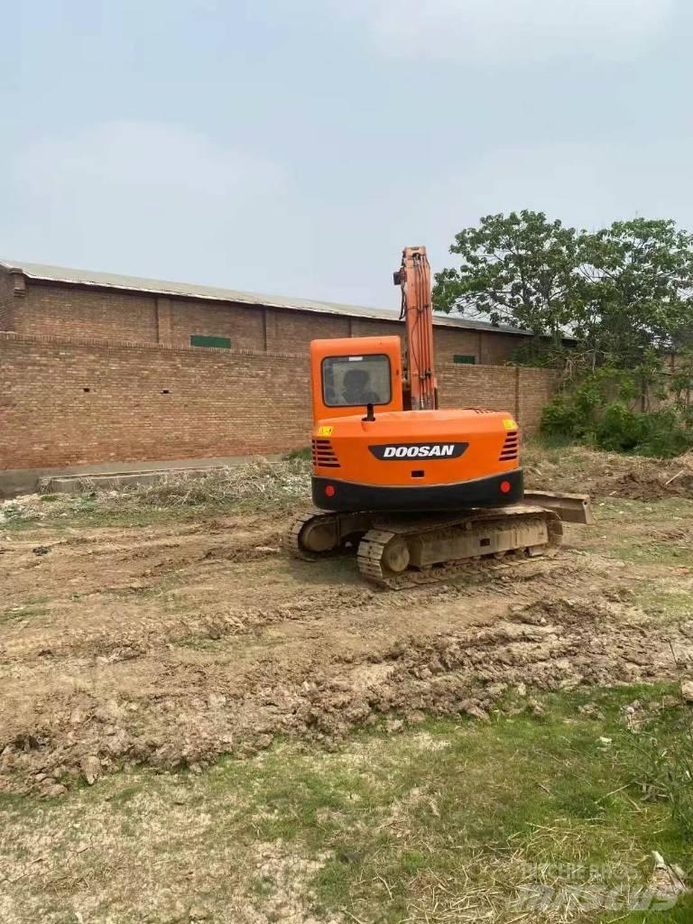 Doosan DX 80 Midi rýpadla 7t - 12t