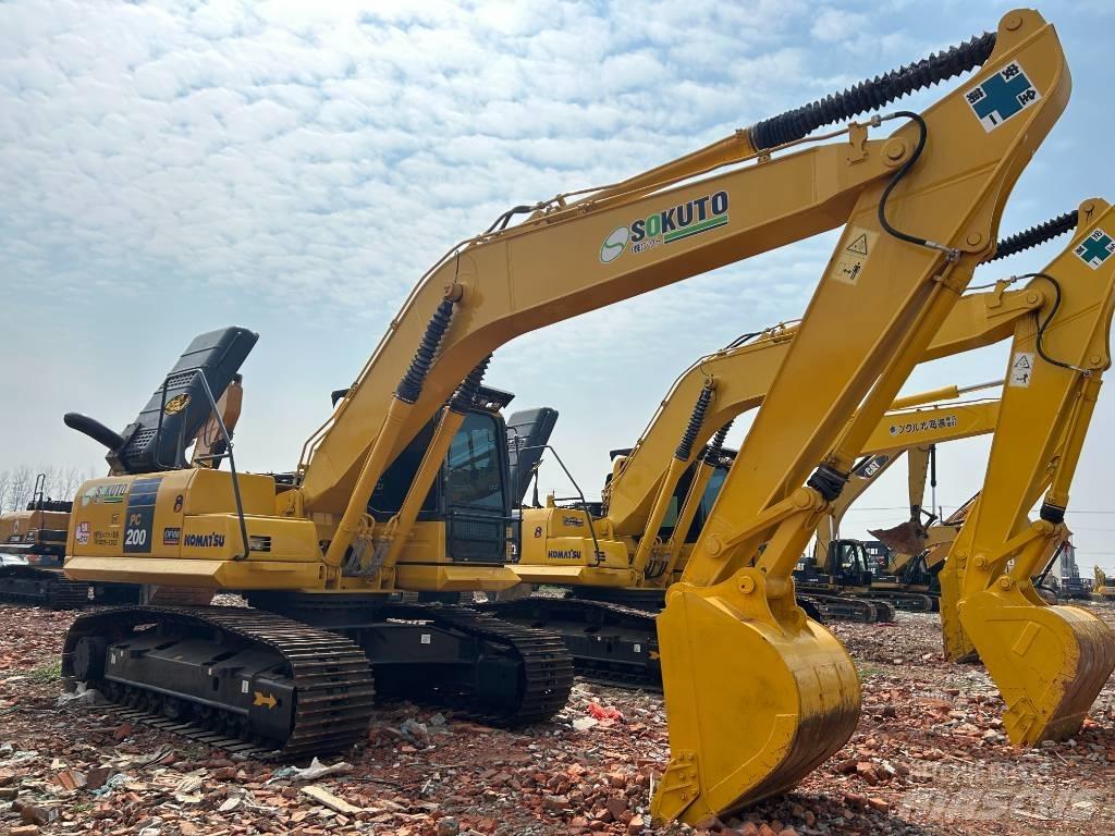 Komatsu PC 200-8 Pásová rýpadla