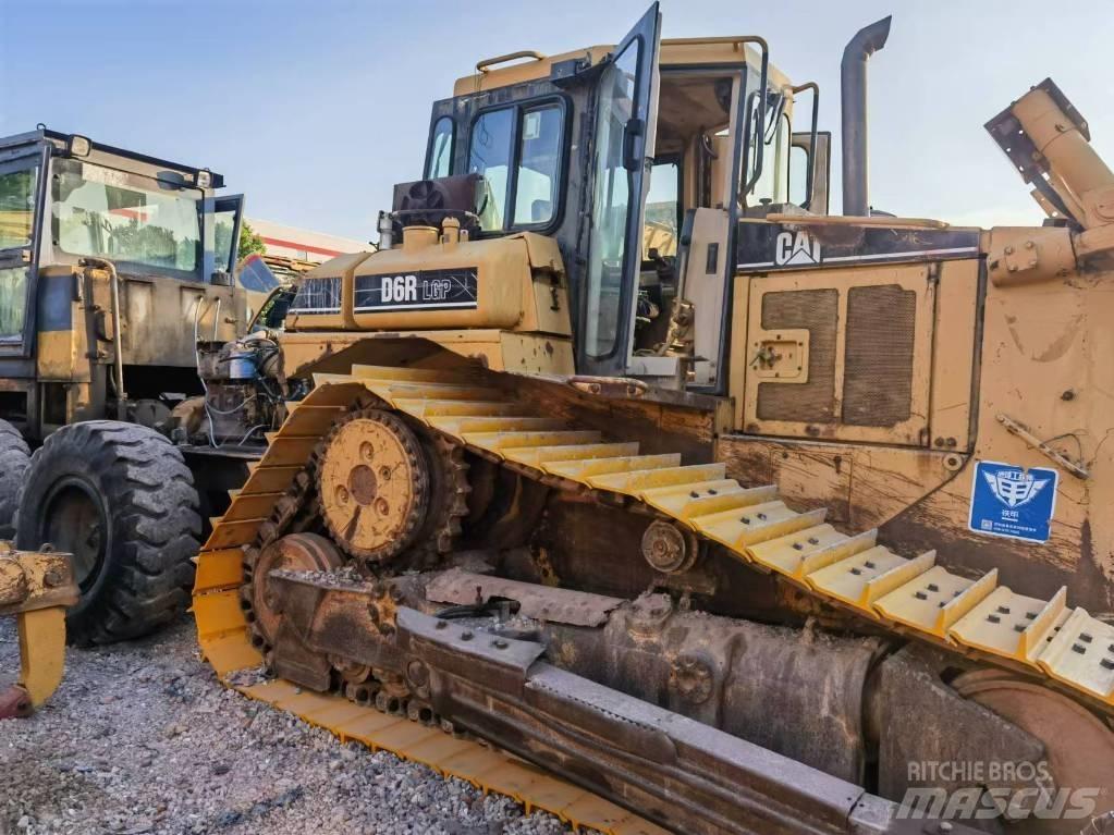 CAT D 6 R Pásové dozery