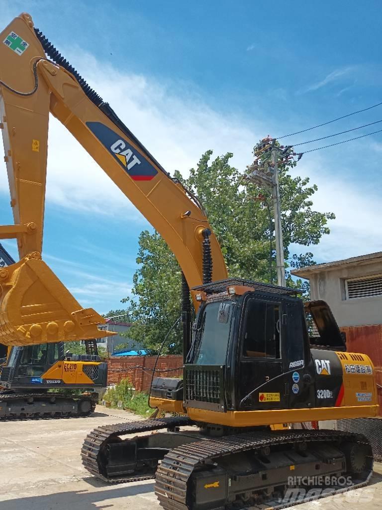 CAT 320 D2 Pásová rýpadla