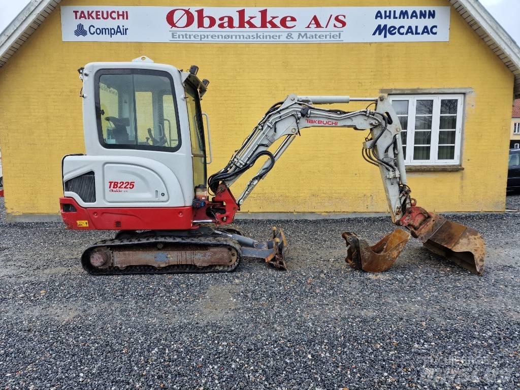 Takeuchi TB225 Mini rýpadla < 7t