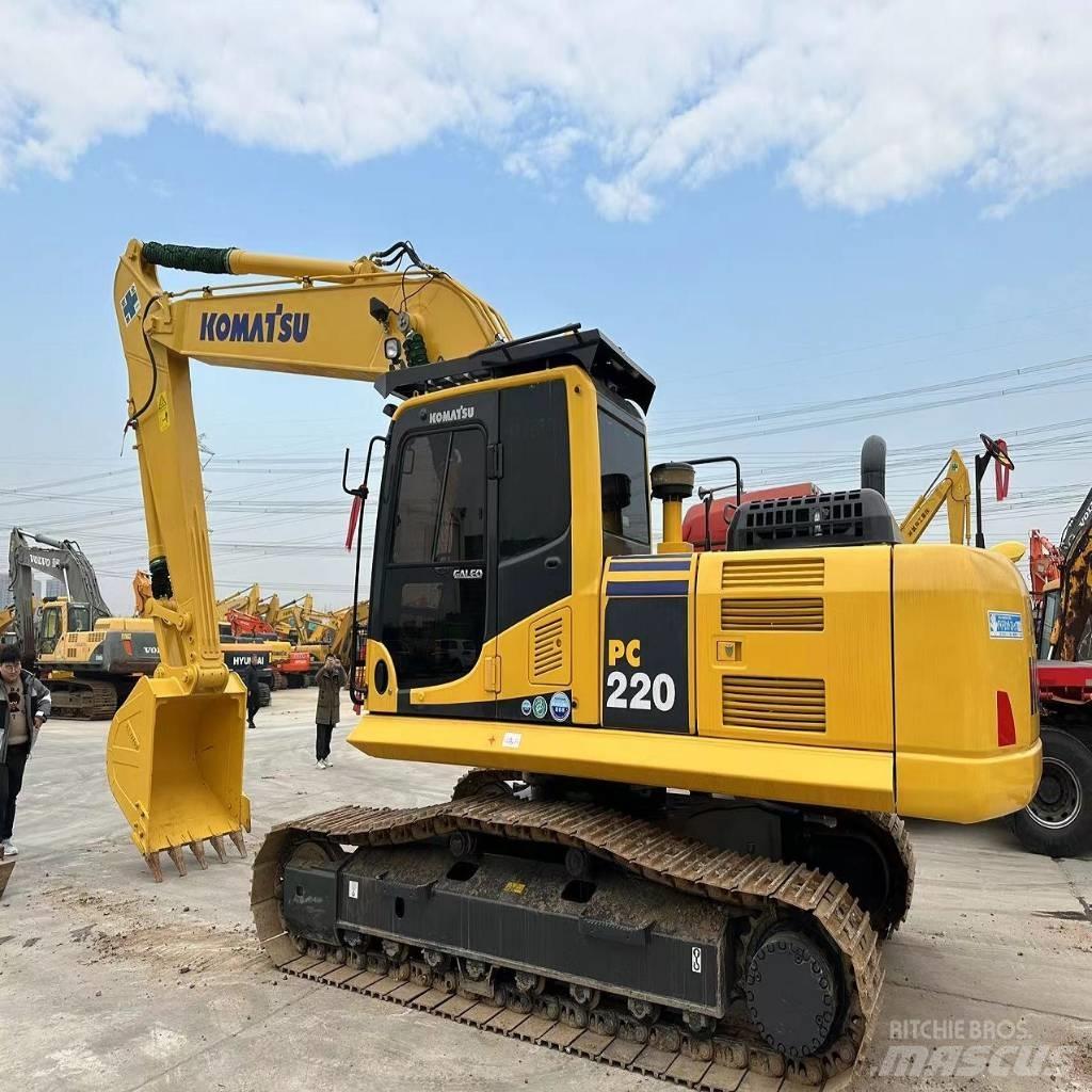 Komatsu PC 220-8 Pásová rýpadla