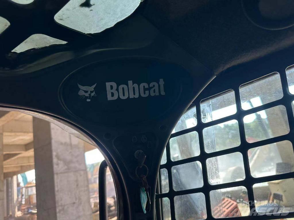 Bobcat S750 Smykem řízené nakladače