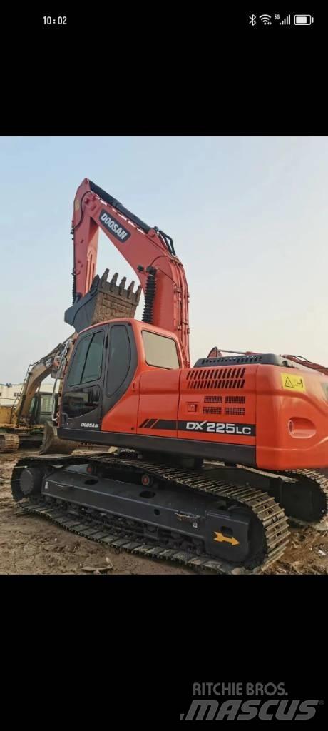 Doosan DX 220 Pásová rýpadla