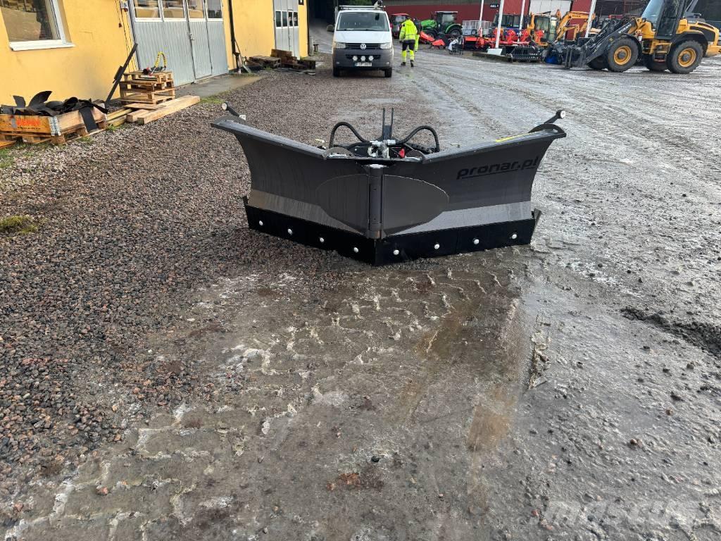 Pronar PUV 2400 M Sněžné pluhy, přední sněhové radlice