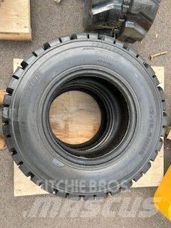 Armour 12-16.5 Pneumatiky, kola a ráfky