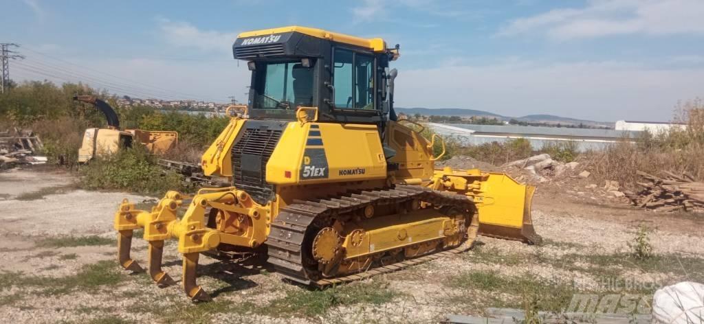 Komatsu D51EX-24 Pásové dozery