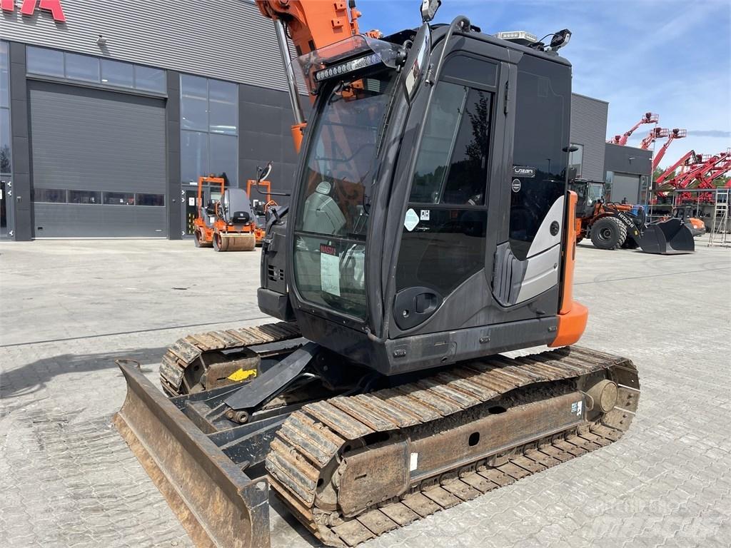 Hitachi ZX85US-5A Midi rýpadla 7t - 12t