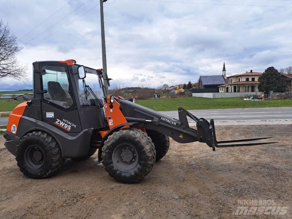 Hitachi ZW 95-6 Kolové nakladače