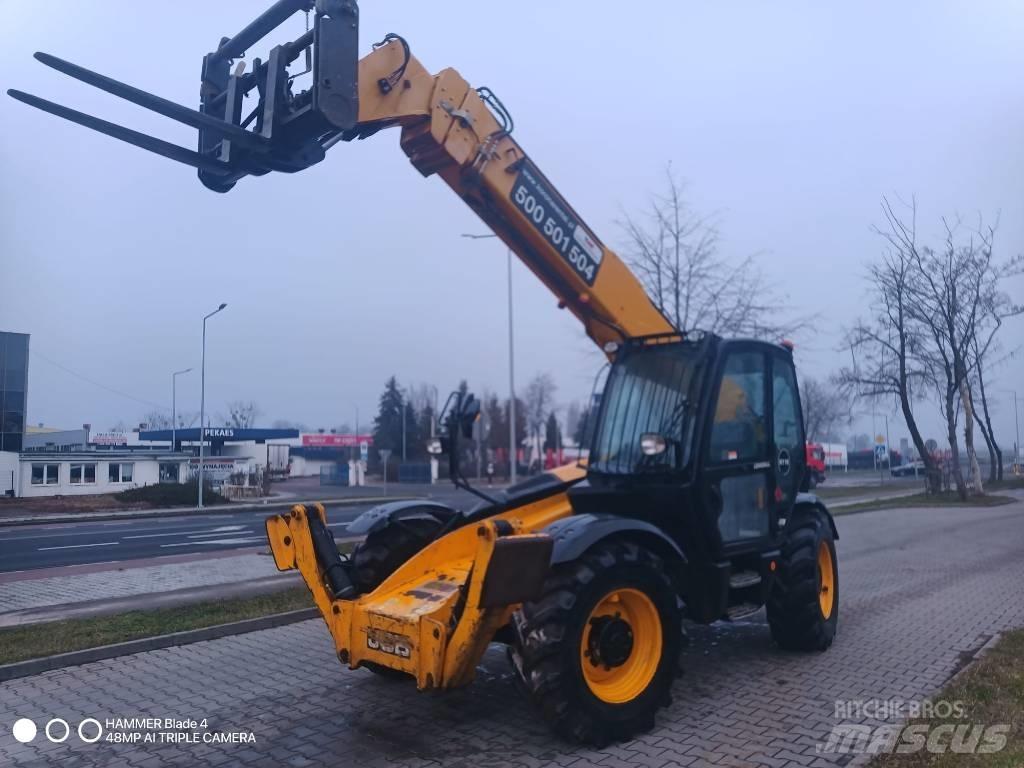 JCB 535-140 Hiviz Teleskopické manipulátory