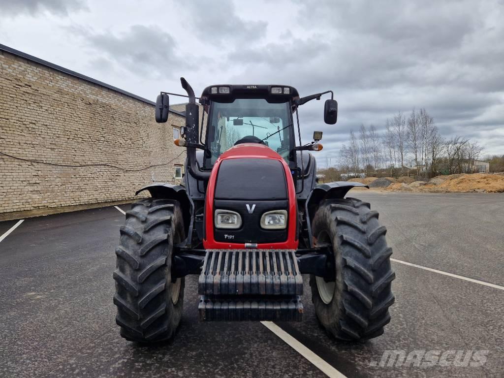 Valtra T 191 Advance Traktory