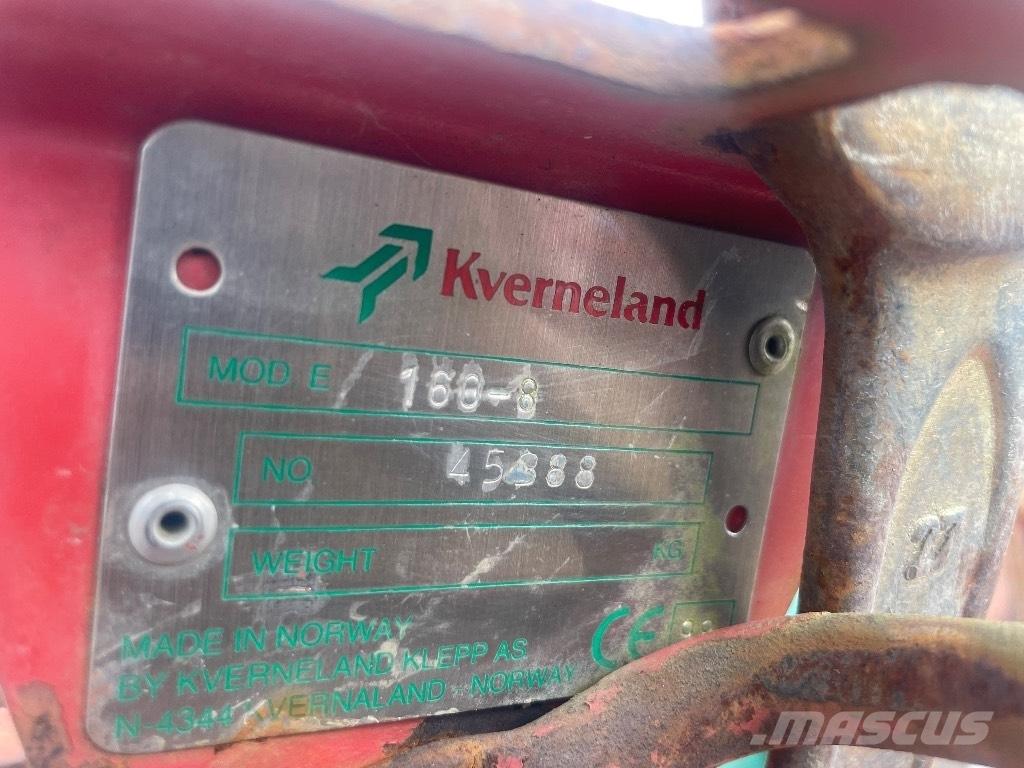 Kverneland E 160-8 Oboustranné pluhy