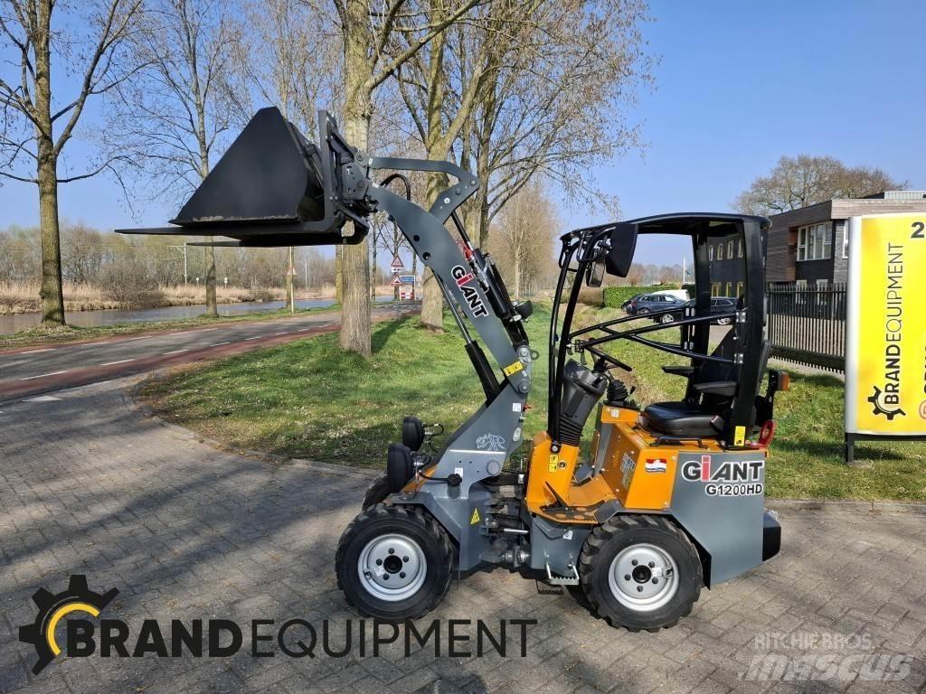 GiANT G1200HD Kolové nakladače
